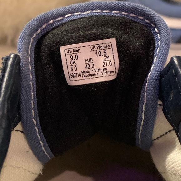 VANS - Picture 3 of 3